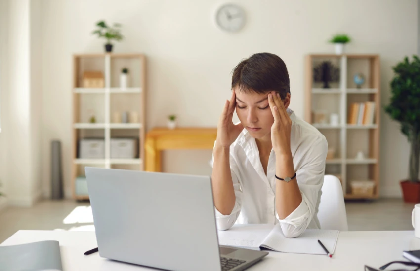 Errores comunes en diseño web que hacen que los usuarios abandonen un sitio.