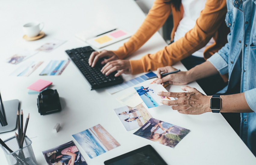 Campañas de publicidad digital para Halloween y Black Friday con ilustraciones festivas