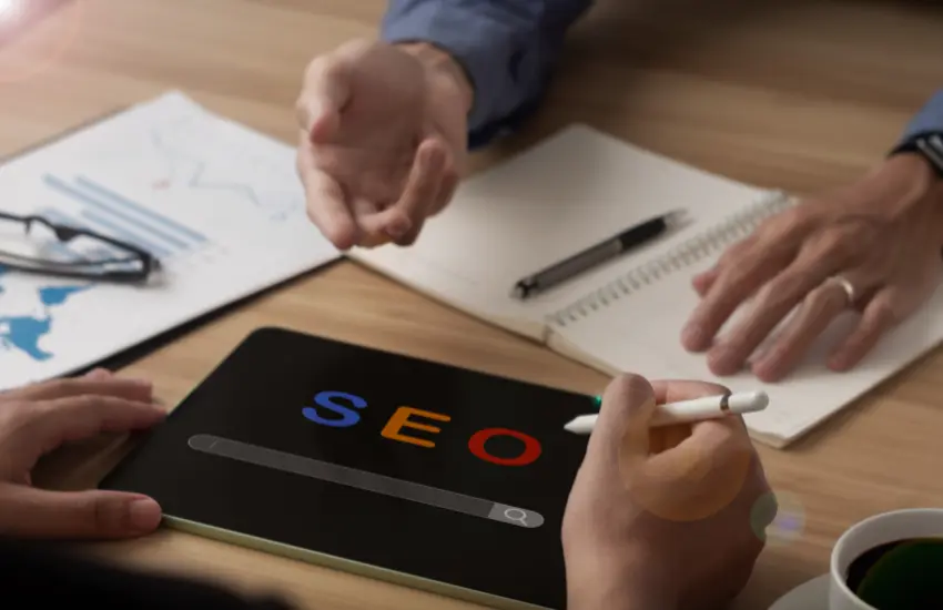 Infografía sobre estrategias de SEO 2026 y optimización de motores de búsqueda.